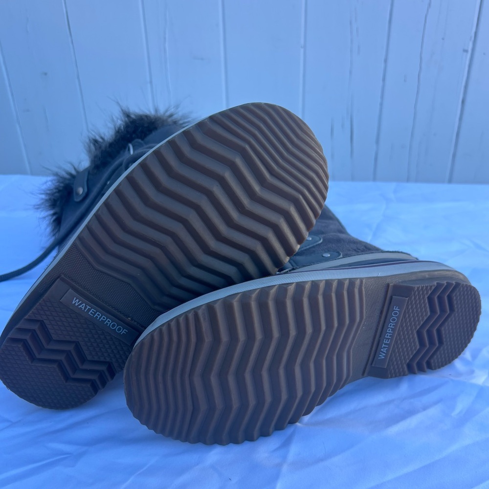 Sorel Gray and Black Winter Boots - Picture 8 of 8